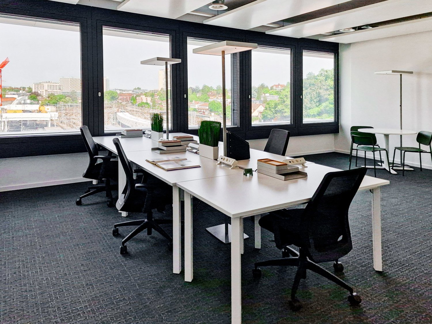 220m² office