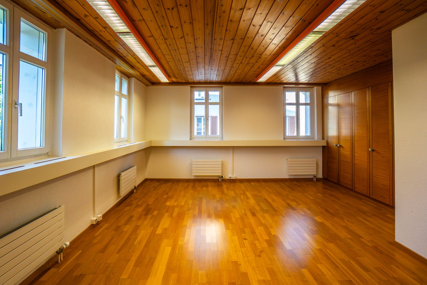 Office, photo 3 of 10