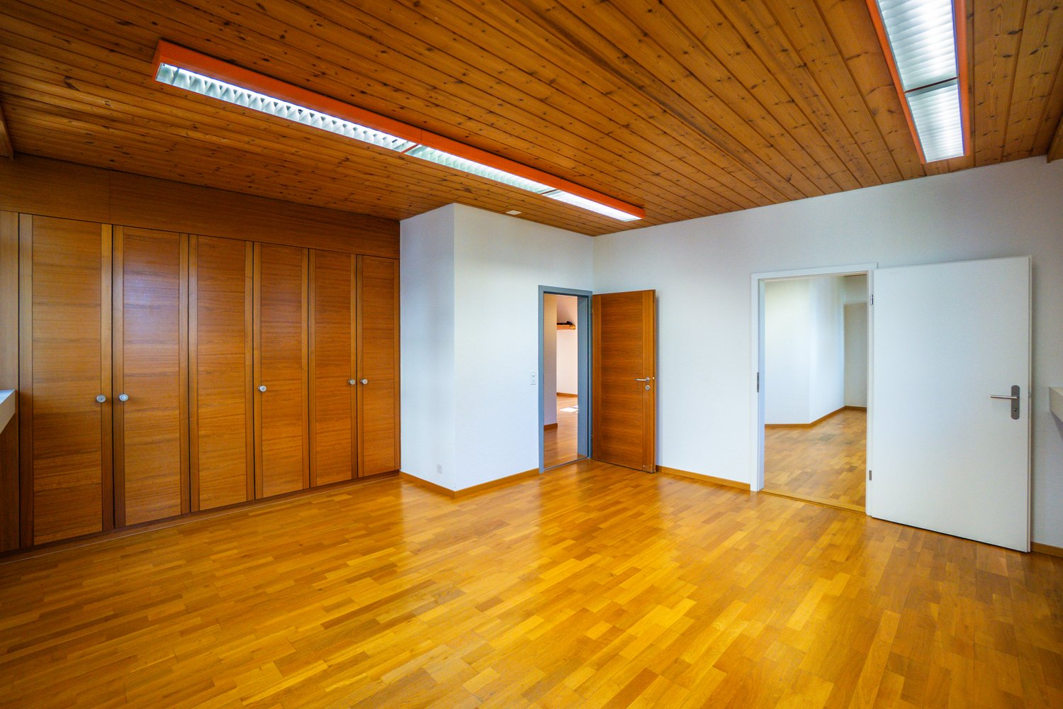 Office, photo 4 of 10