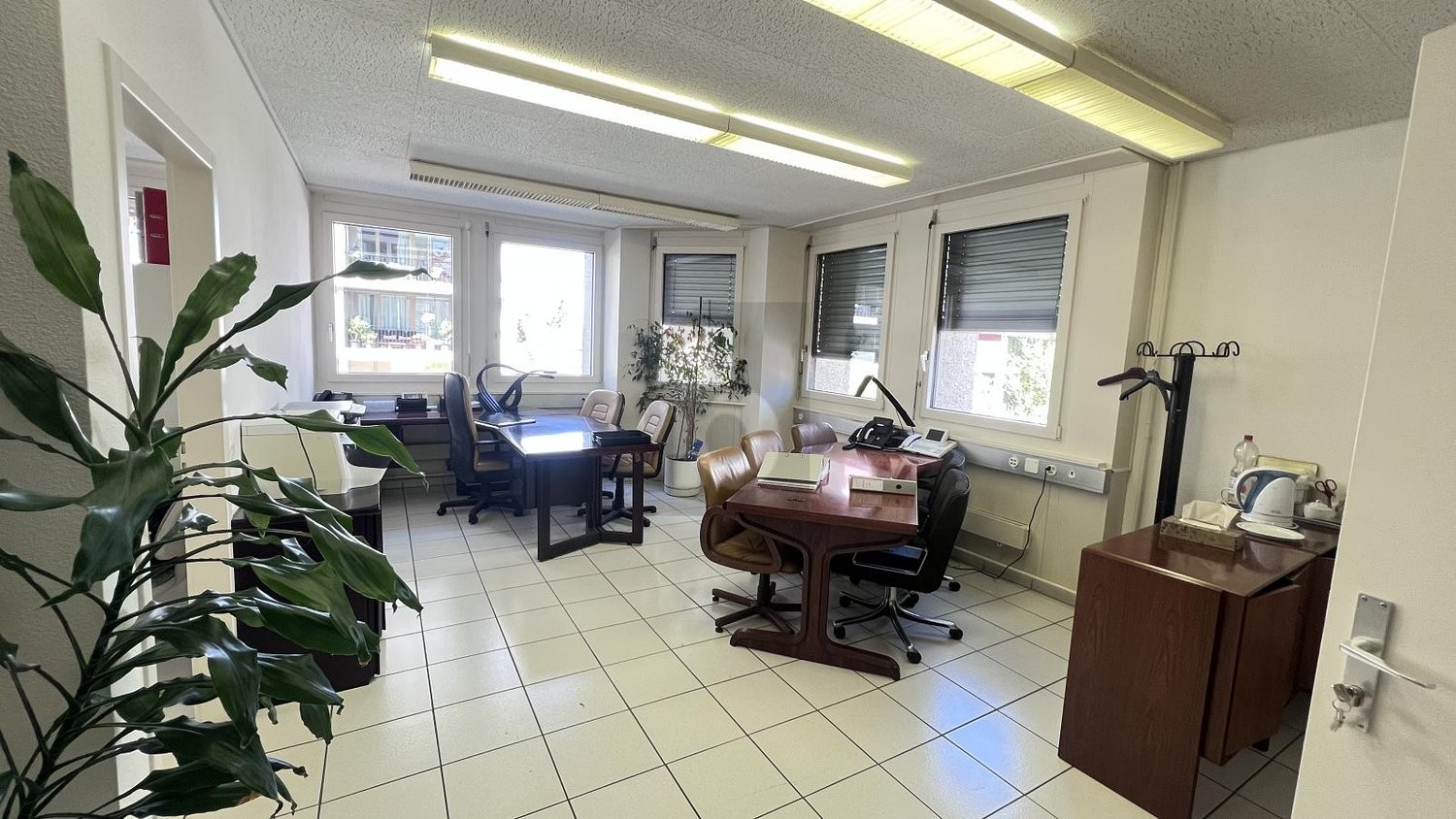 92m² office