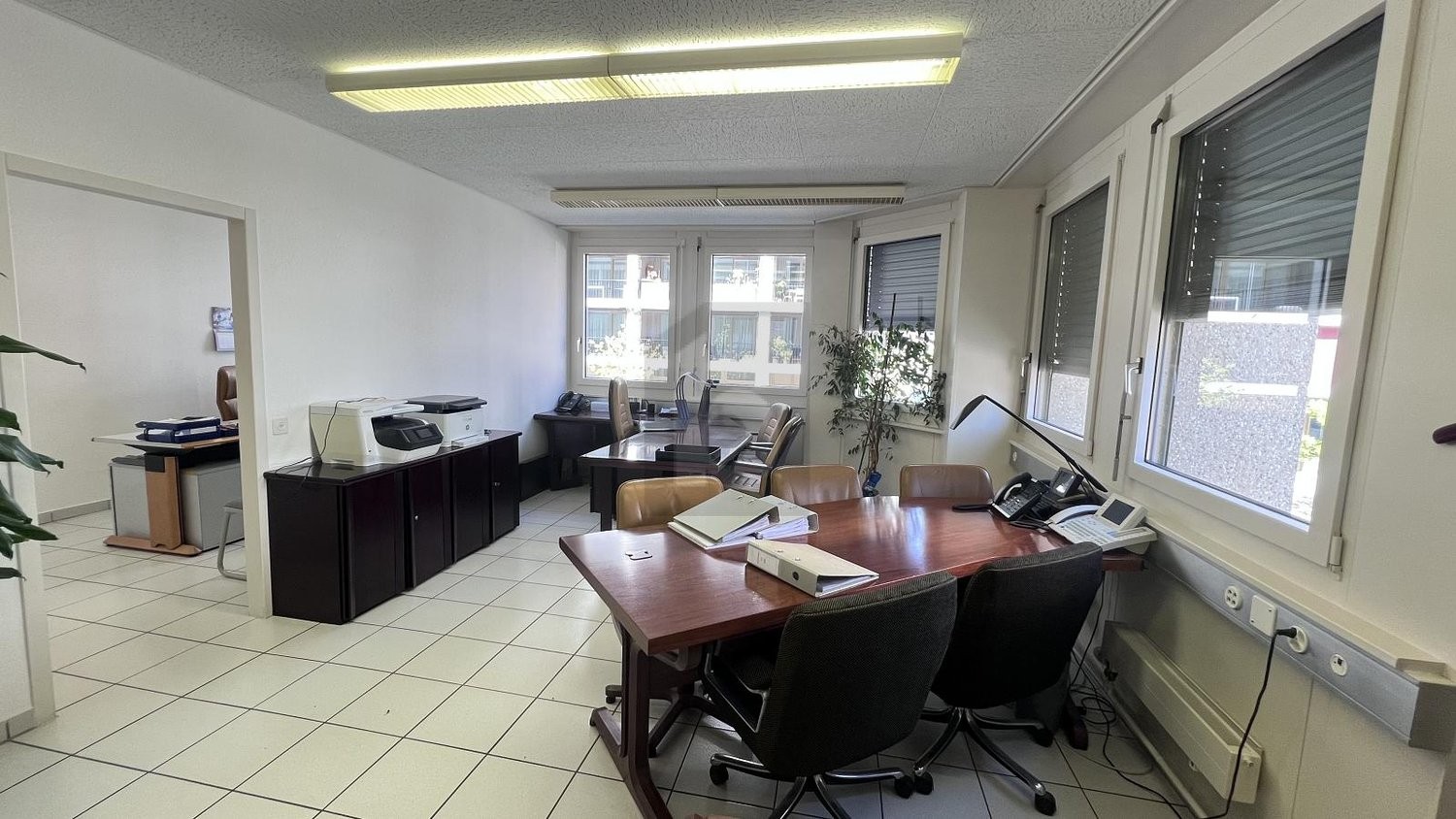 92m² office
