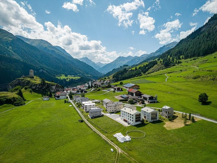 1771m² building land, photo 2 of 8