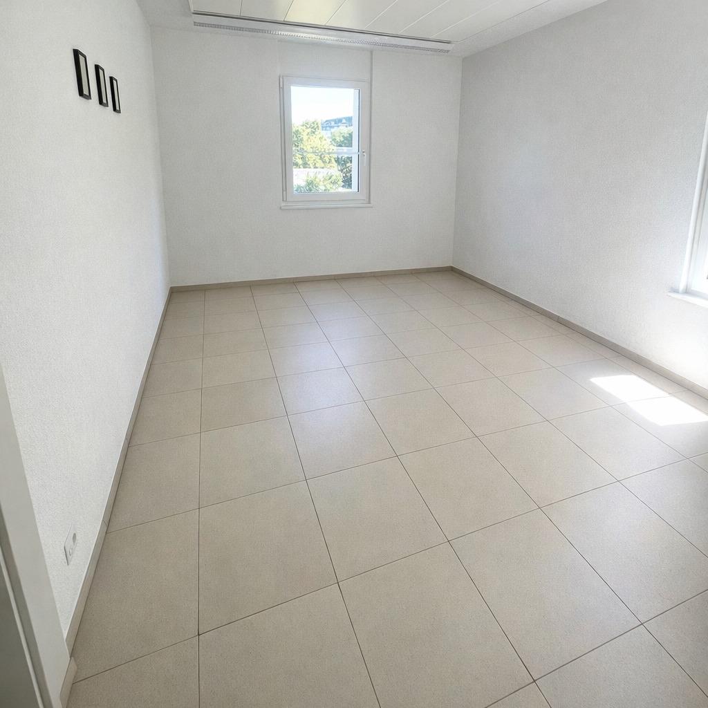 258m² commercial

**Martinsbruggstrasse 67, 9016 St. Gallen**

A versatile commercial space is available for rent in a well-connected location within the established industrial and commercial area on Martinsbruggstrasse.

Key Data & Advantages

  * Attractive location in the St. Gallen commercial ar, photo 2 of 10