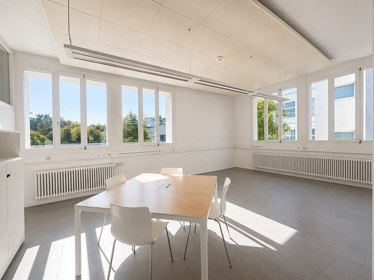340m² office