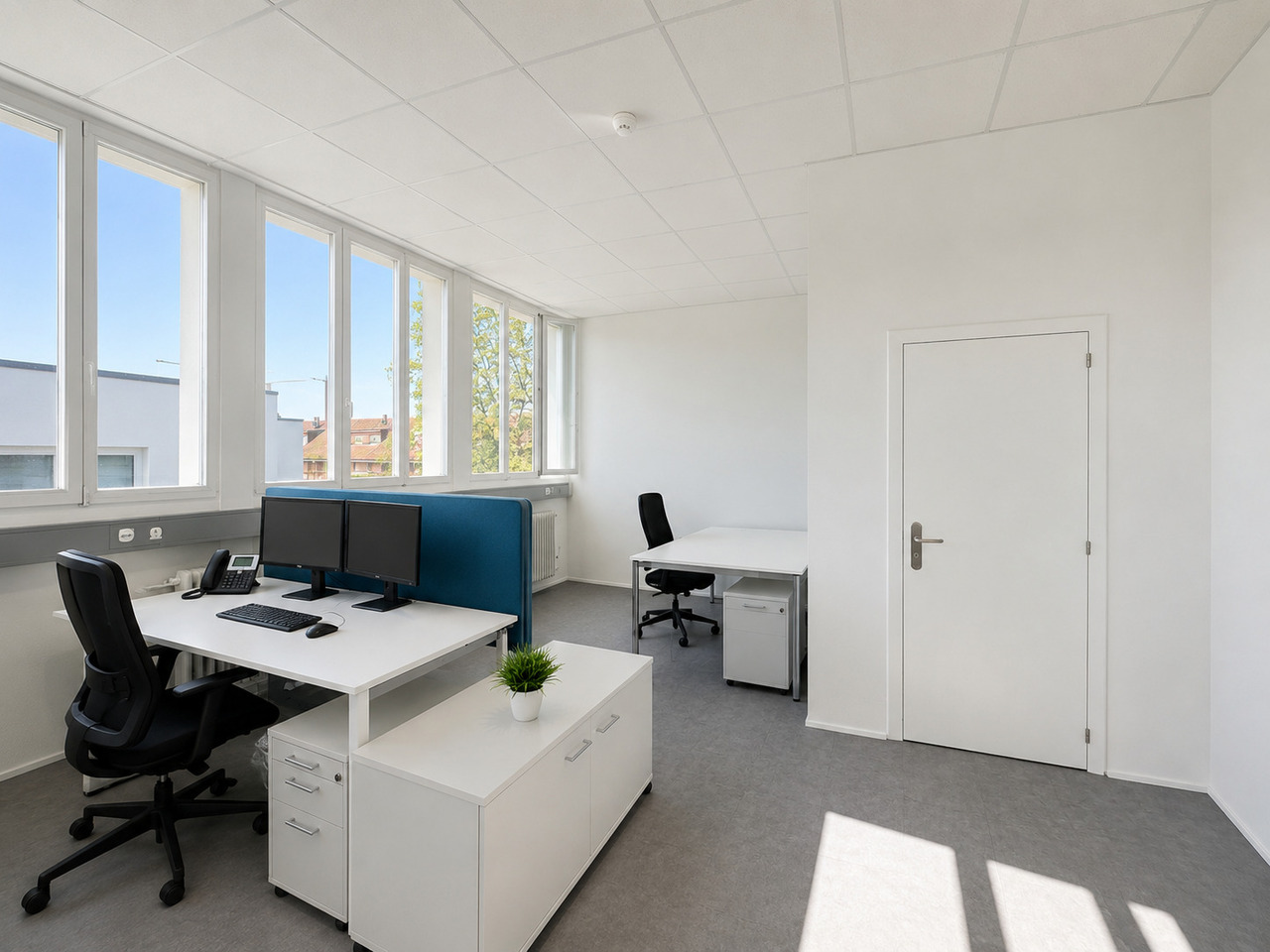 340m² office