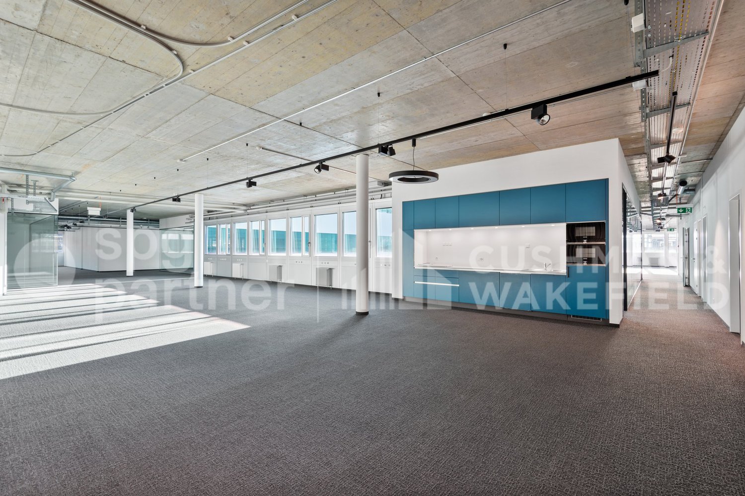 300m² office, photo 4 of 9