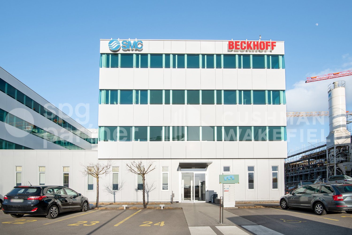 300m² office, photo 2 of 9