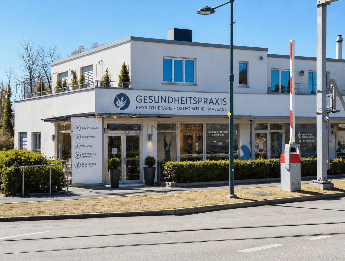 168m² shop, photo 1 of 4