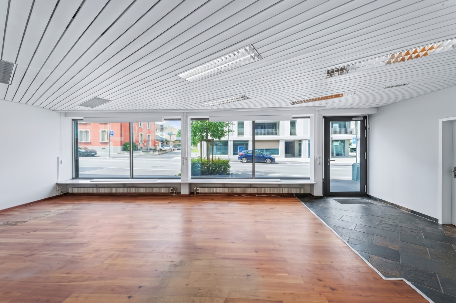78m² commercial