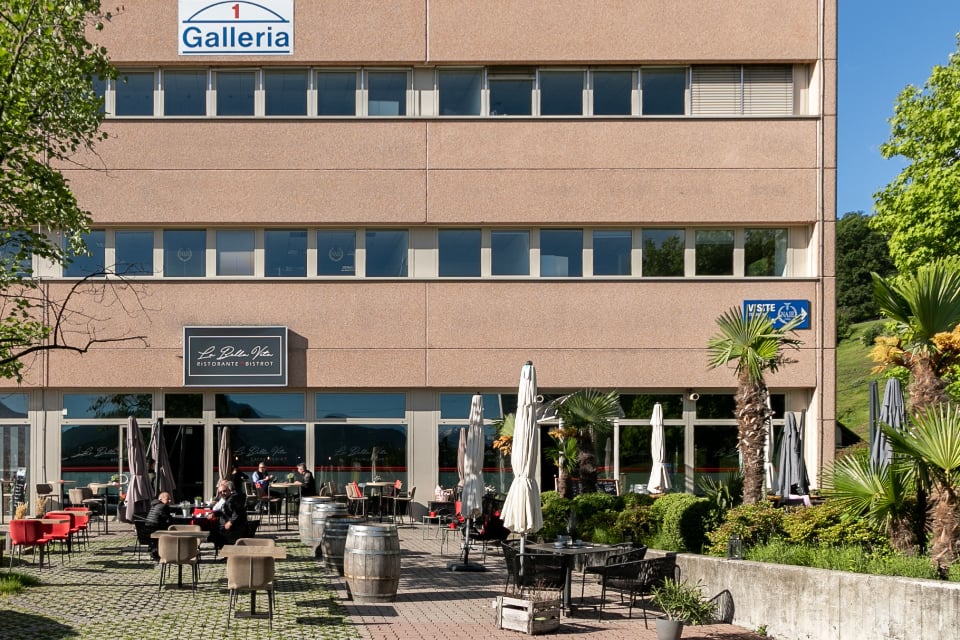 1045m² office, photo 9 of 10