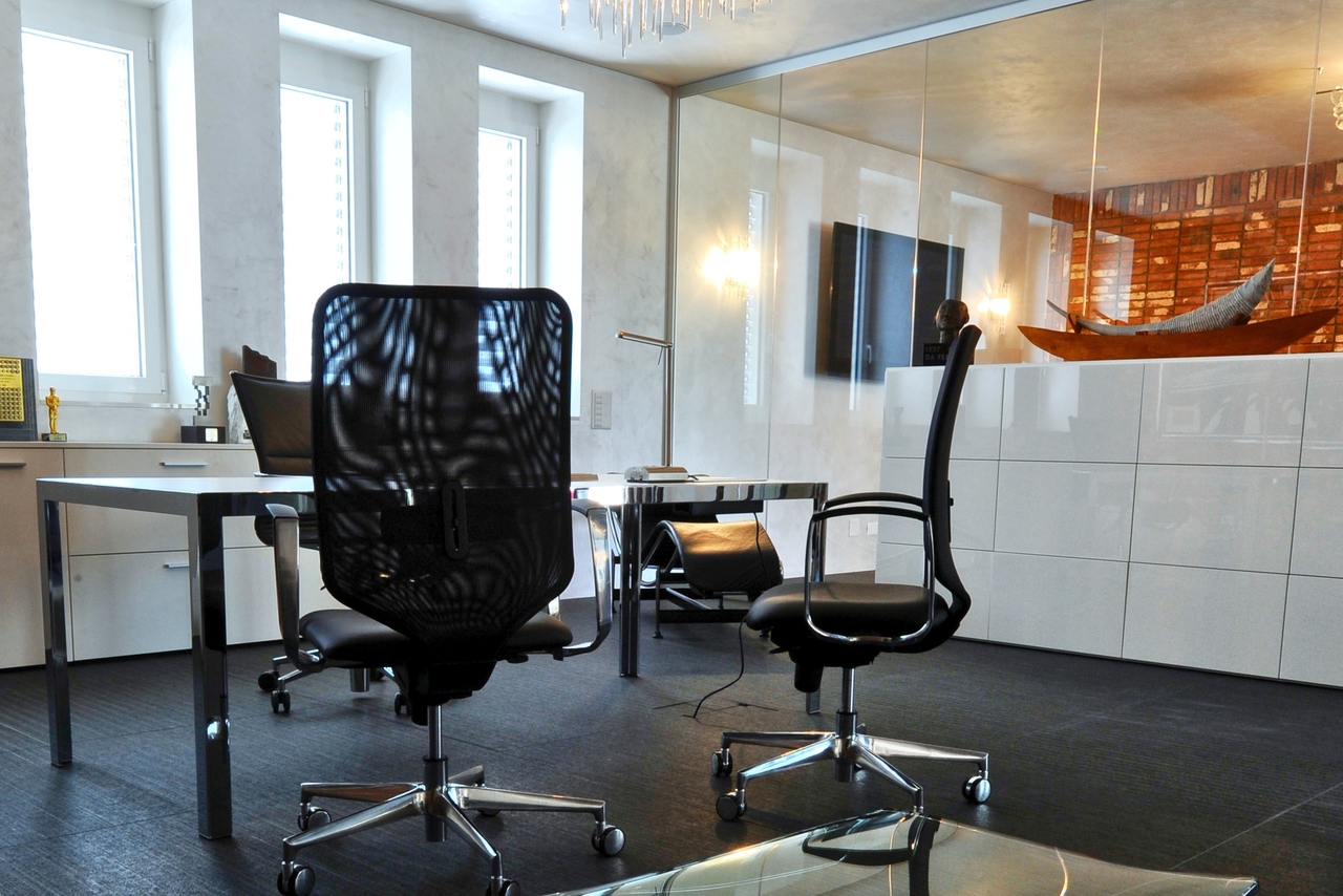 Commercial, photo 6 of 7