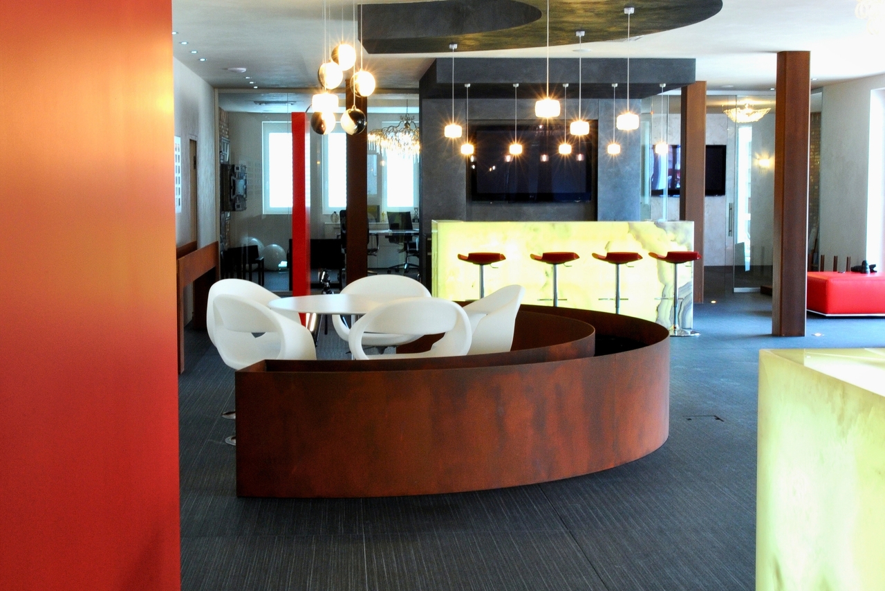 Commercial, photo 4 of 7