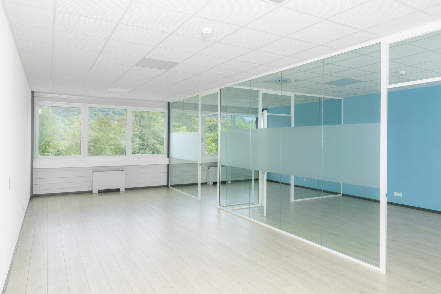 84m² office
