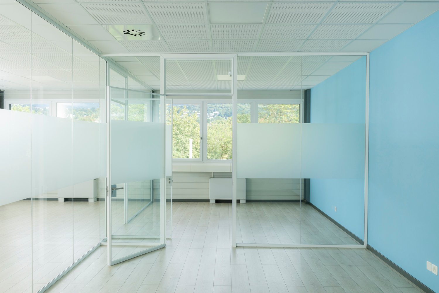 84m² office