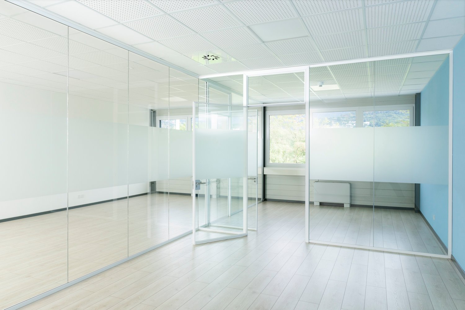 84m² office
