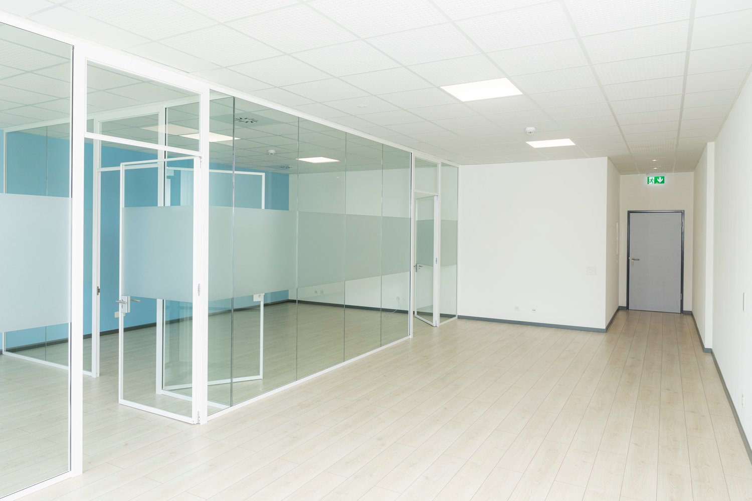 84m² office
