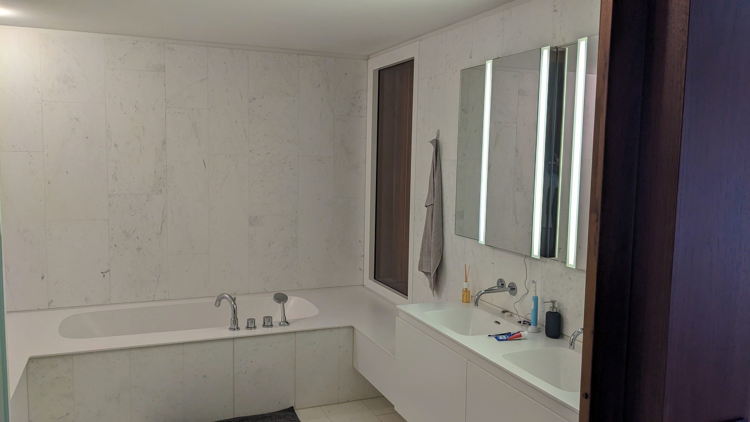 Chambre dans un appartement partagé