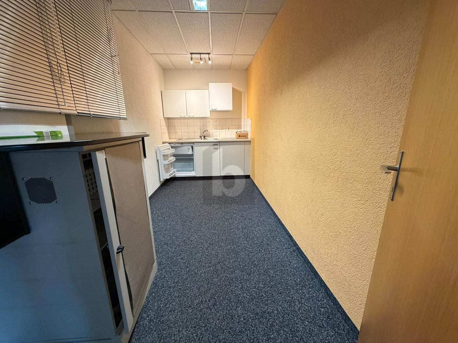 180m² office, photo 3 of 4