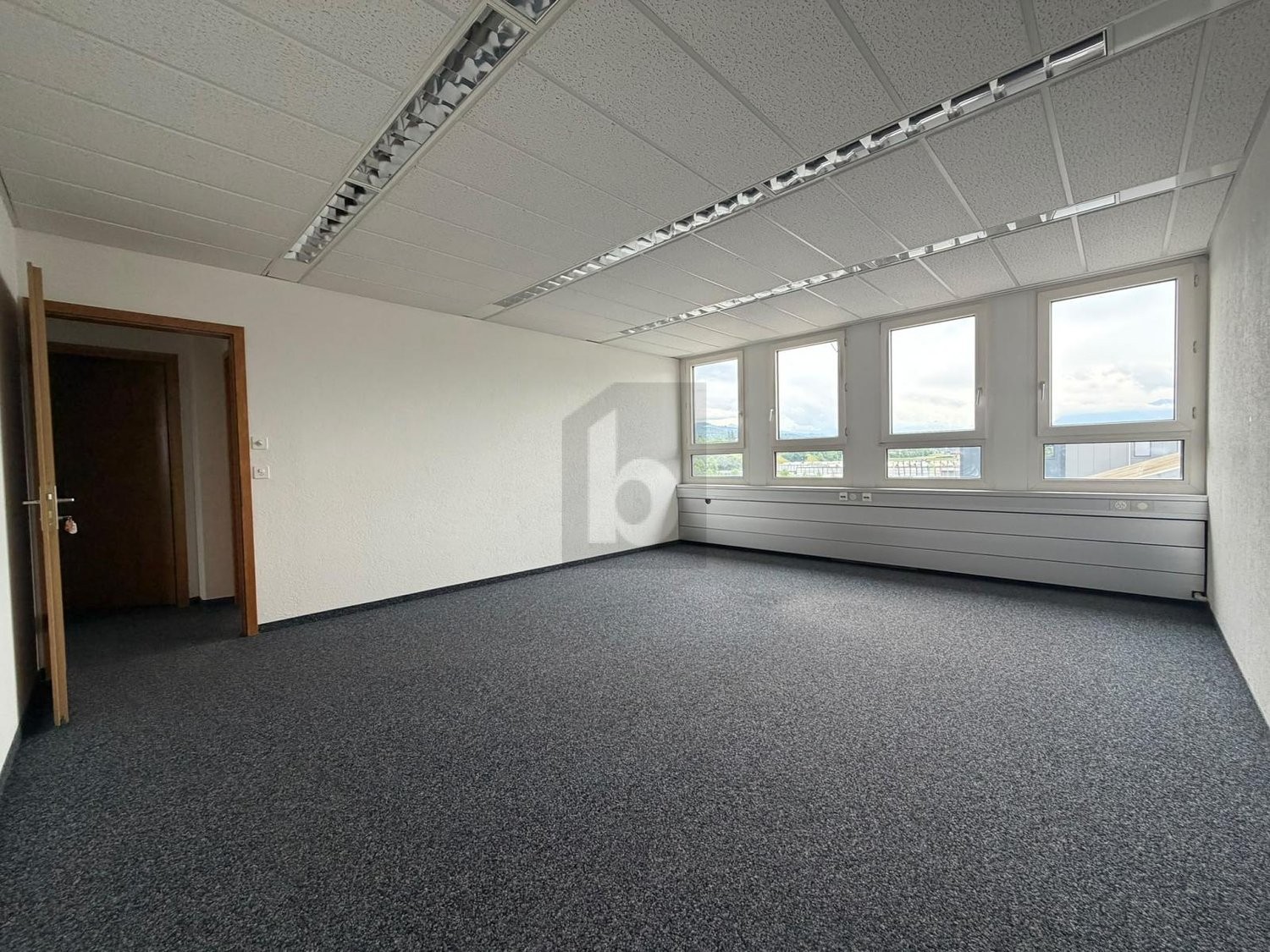 180m² office, photo 4 of 4