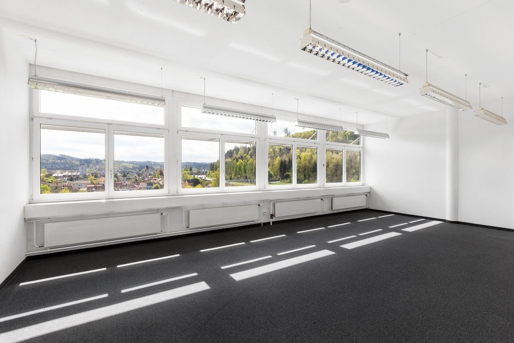 280m² commercial, photo 2 of 8