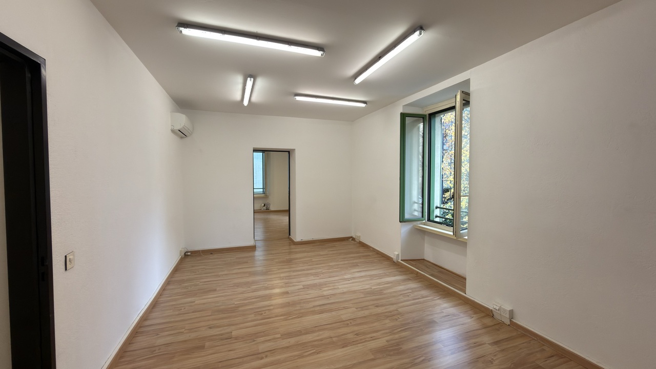 Office, photo 4 of 5