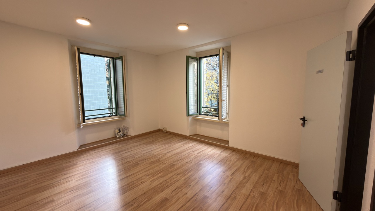 Office, photo 2 of 5