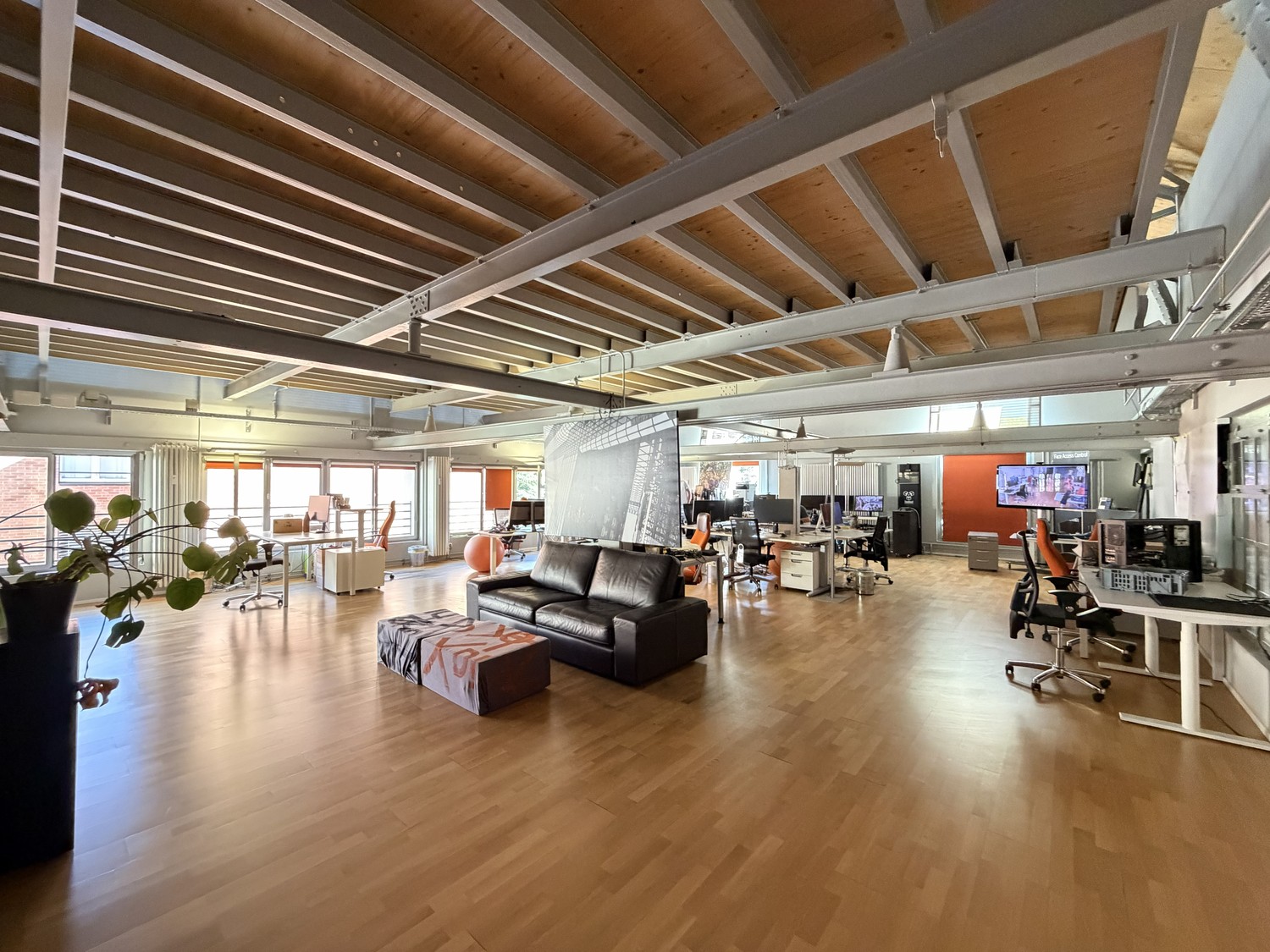 673m² office, photo 5 of 10