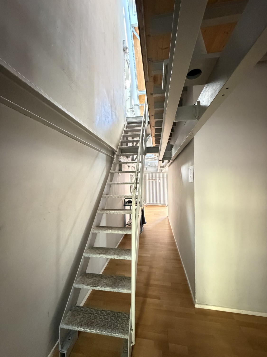 673m² office, photo 3 of 10
