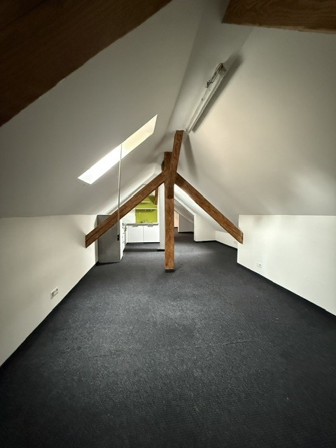 Commercial, photo 5 of 9