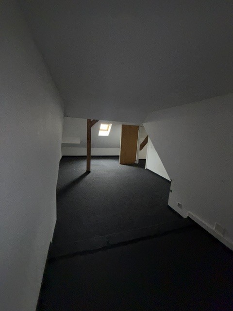 Commercial, photo 4 of 9