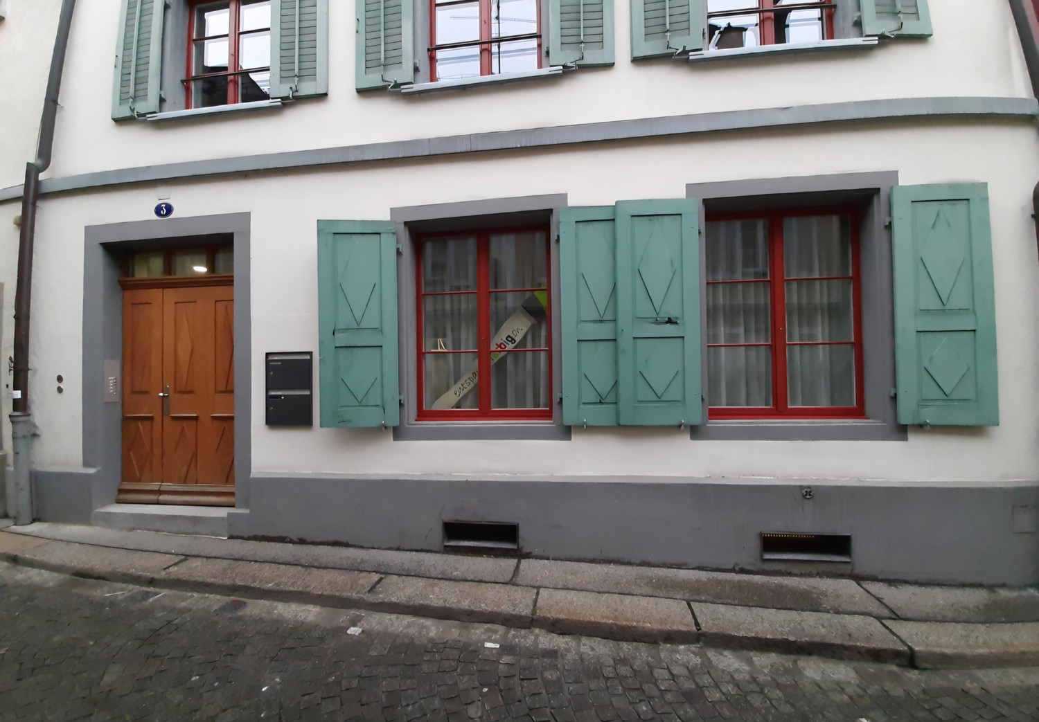 60m² commercial