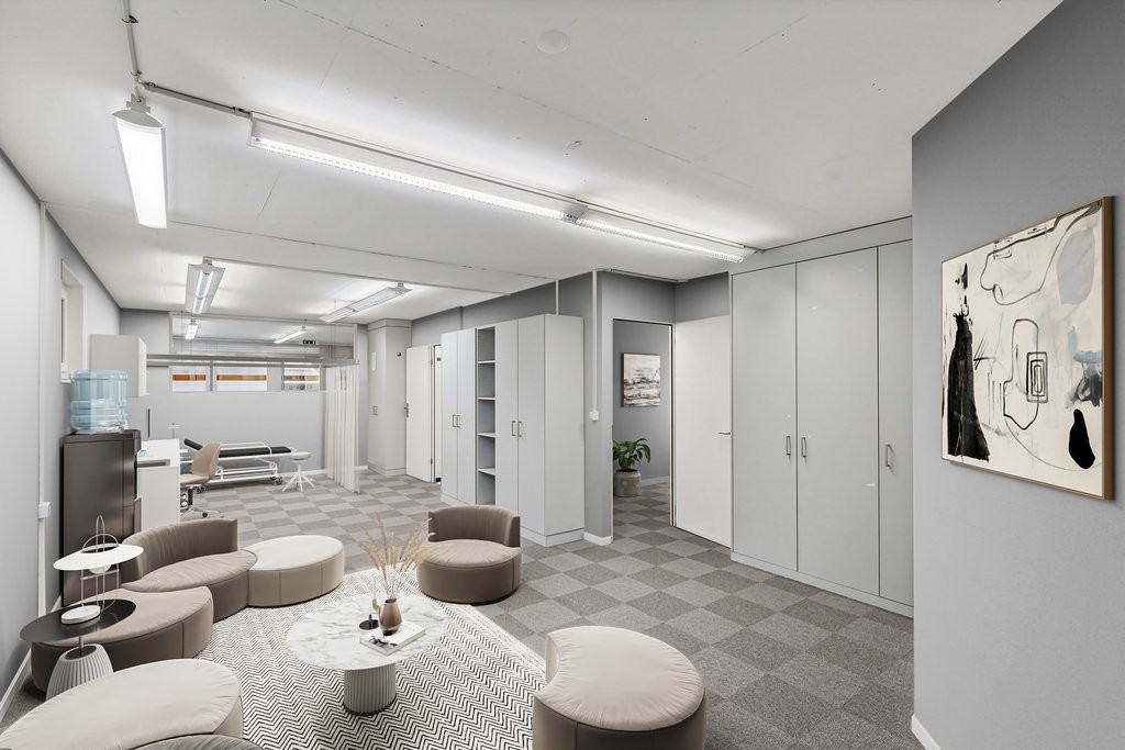136m² commercial, photo 2 of 10