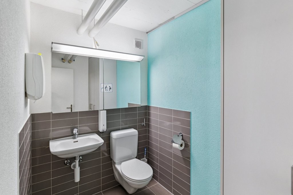 136m² commercial, photo 9 of 10