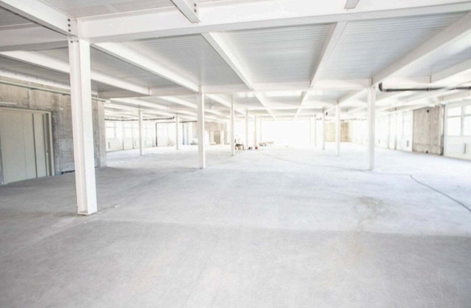 796m² office