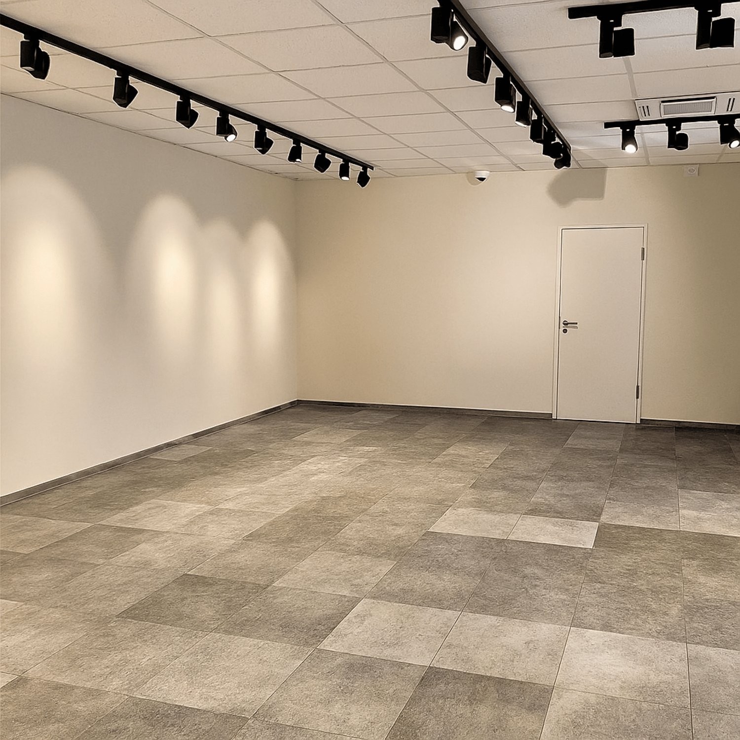 128m² restaurant, photo 2 of 4