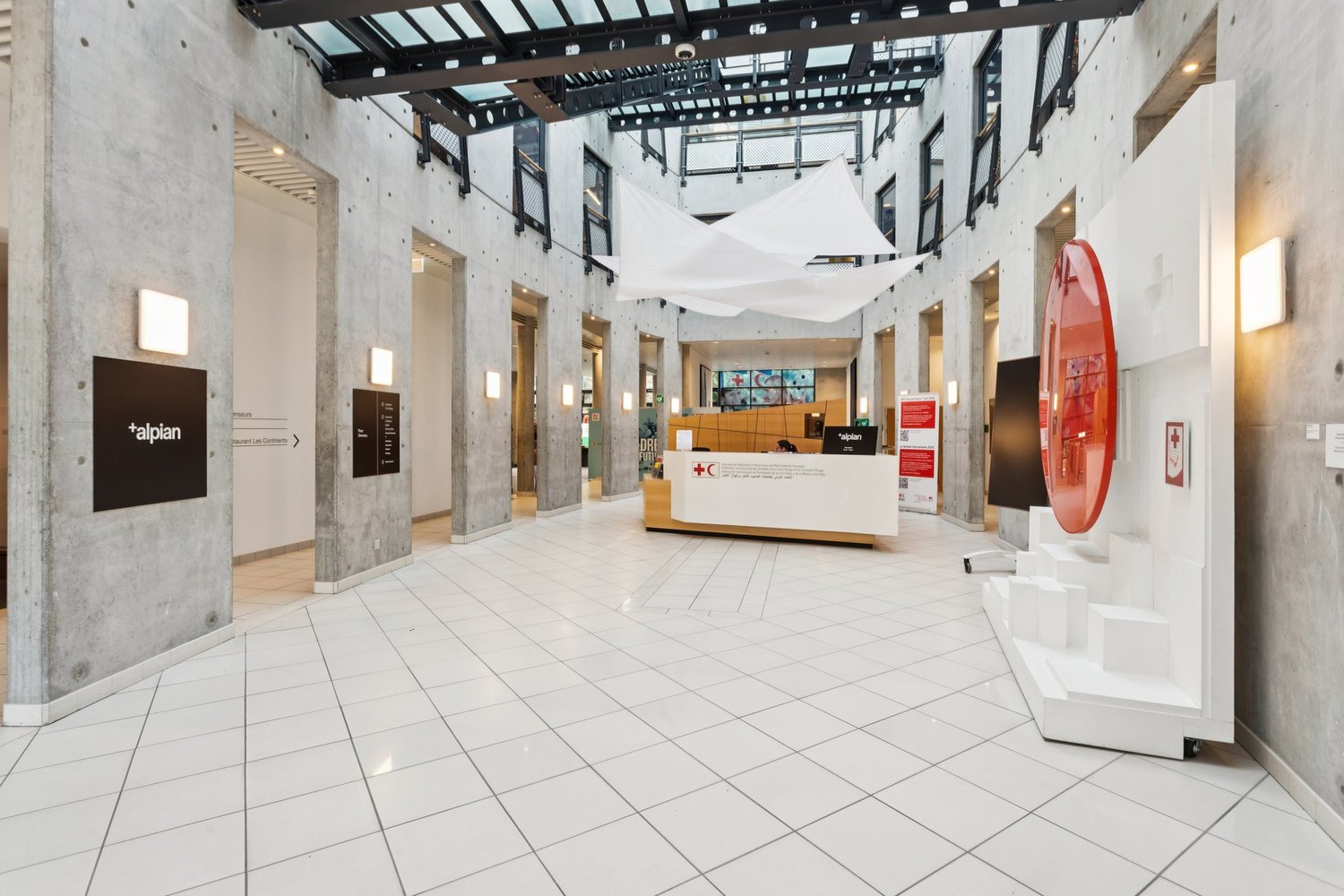 1100m² office, photo 2 of 10