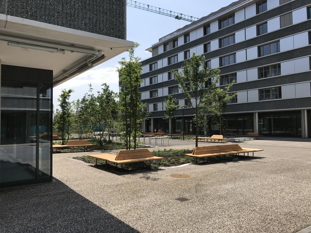 42m² shop, photo 1 of 9