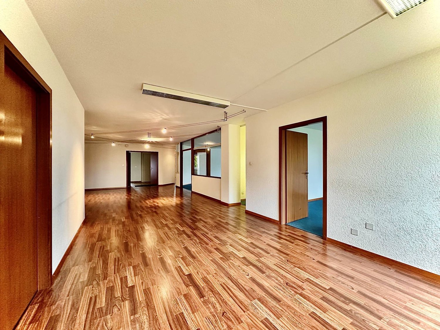 186m² office