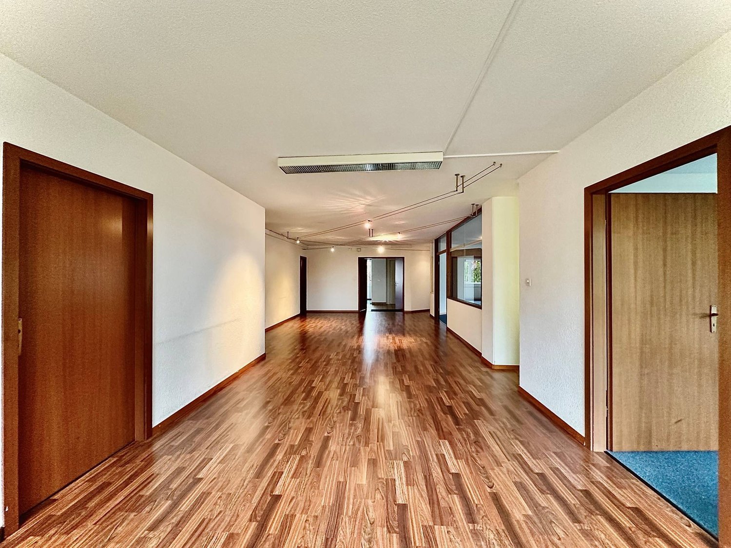 186m² office