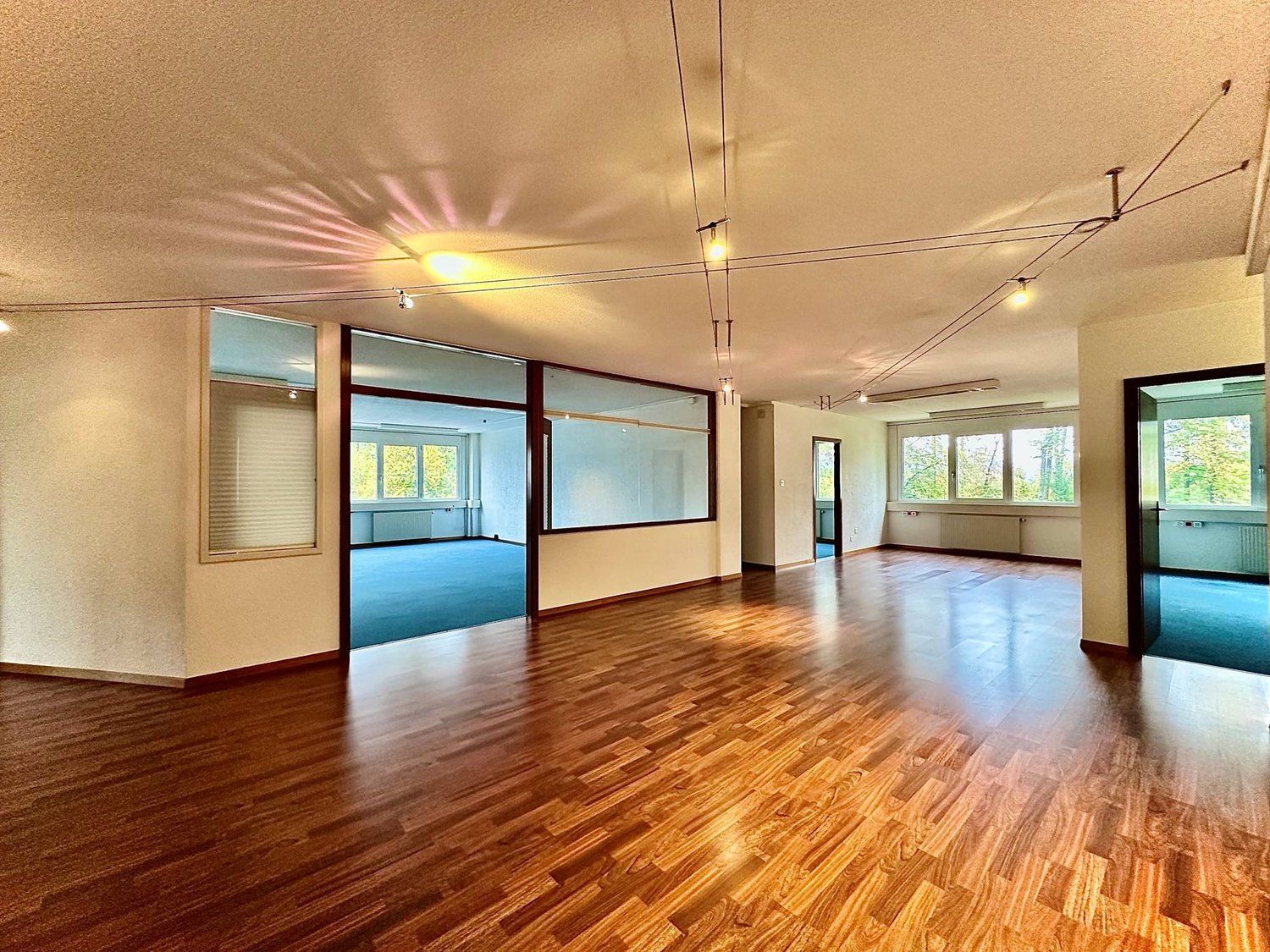 186m² office