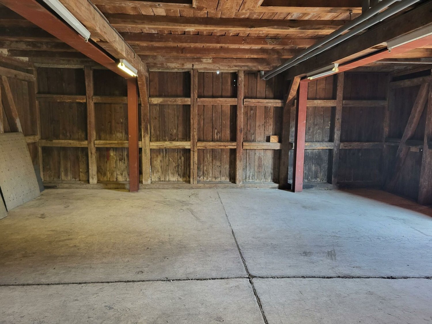52m² shop