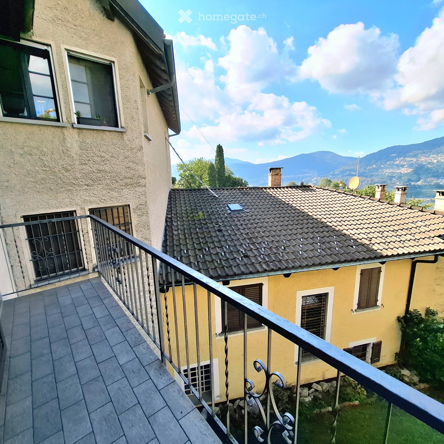 5 rooms apartment
