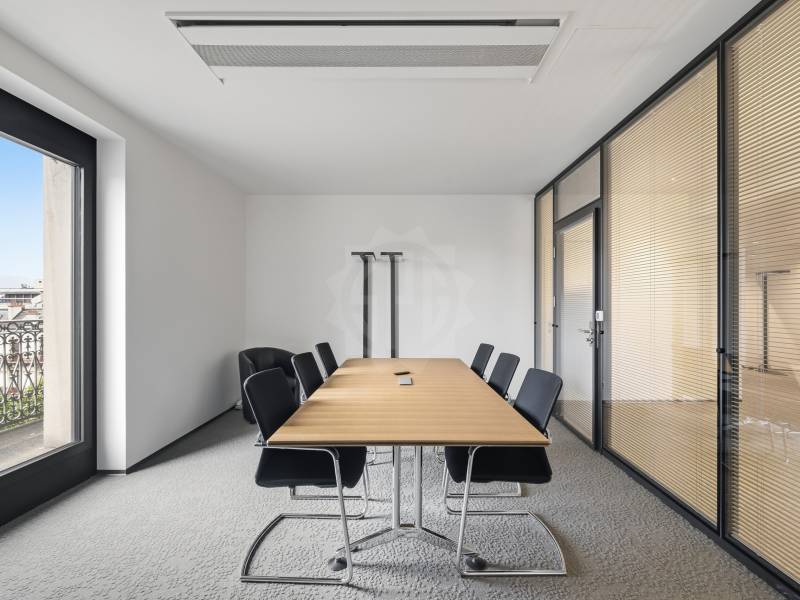 630m² office, photo 8 of 10