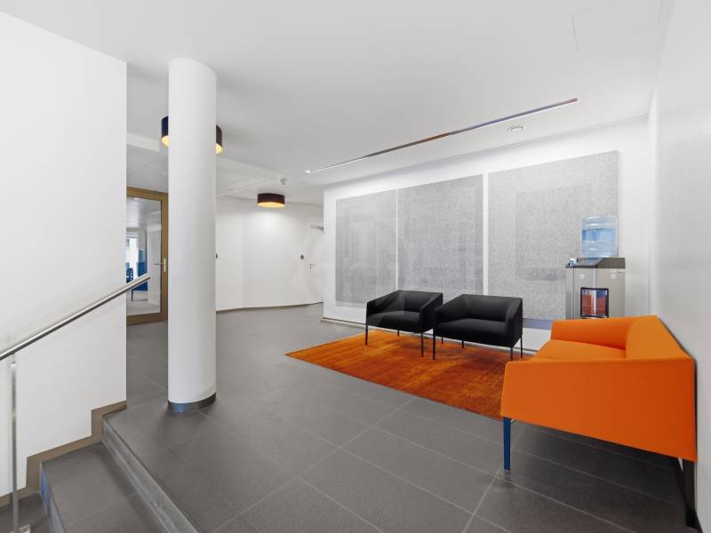 630m² office, photo 3 of 10