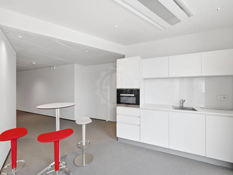 630m² office, photo 10 of 10