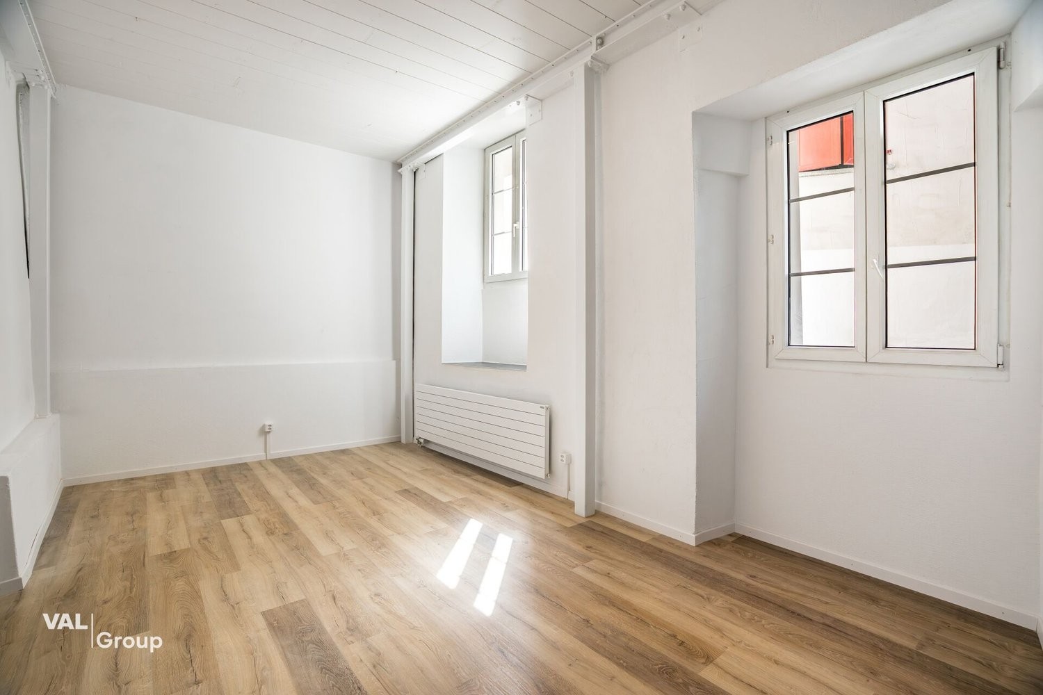 66m² office