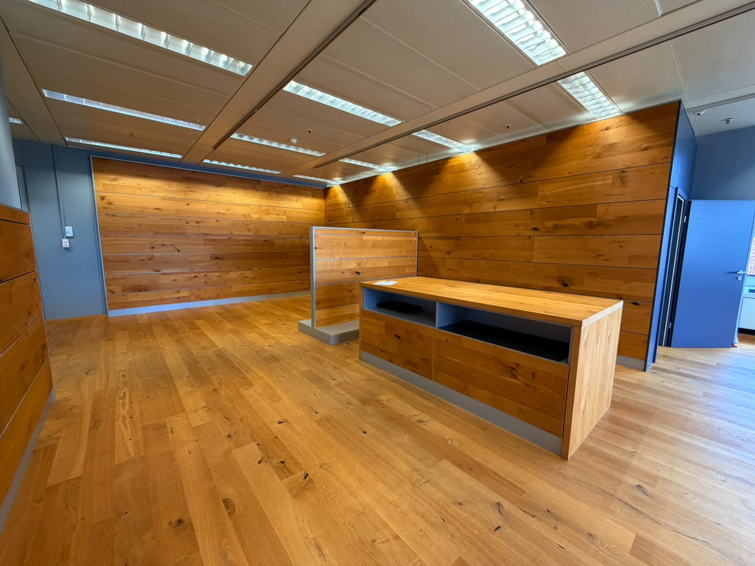 137m² commercial, photo 3 of 9