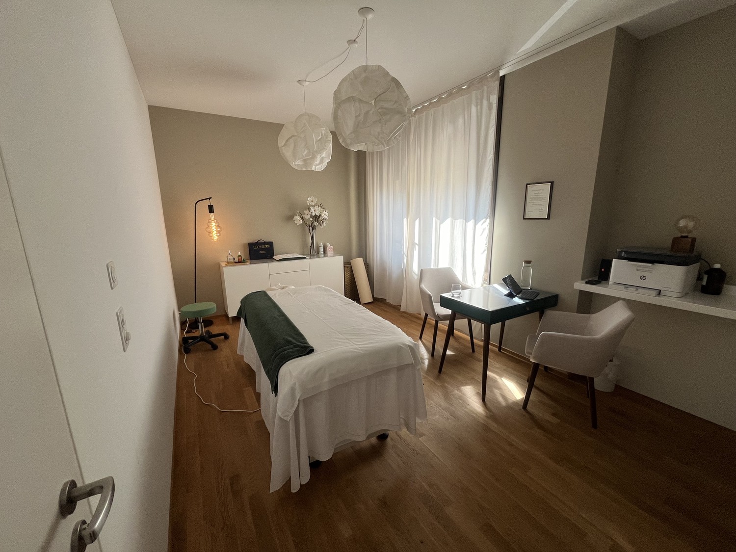 19m² commercial, photo 1 of 4