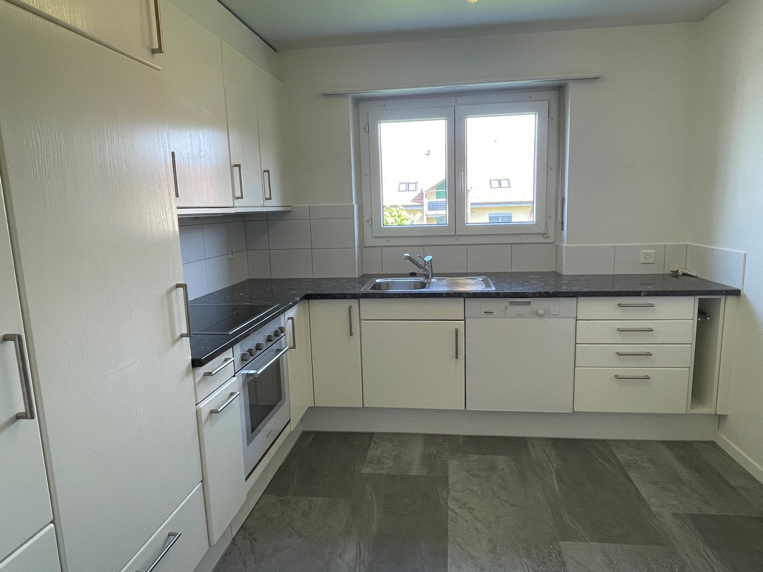 4 rooms apartment, photo 2 of 7