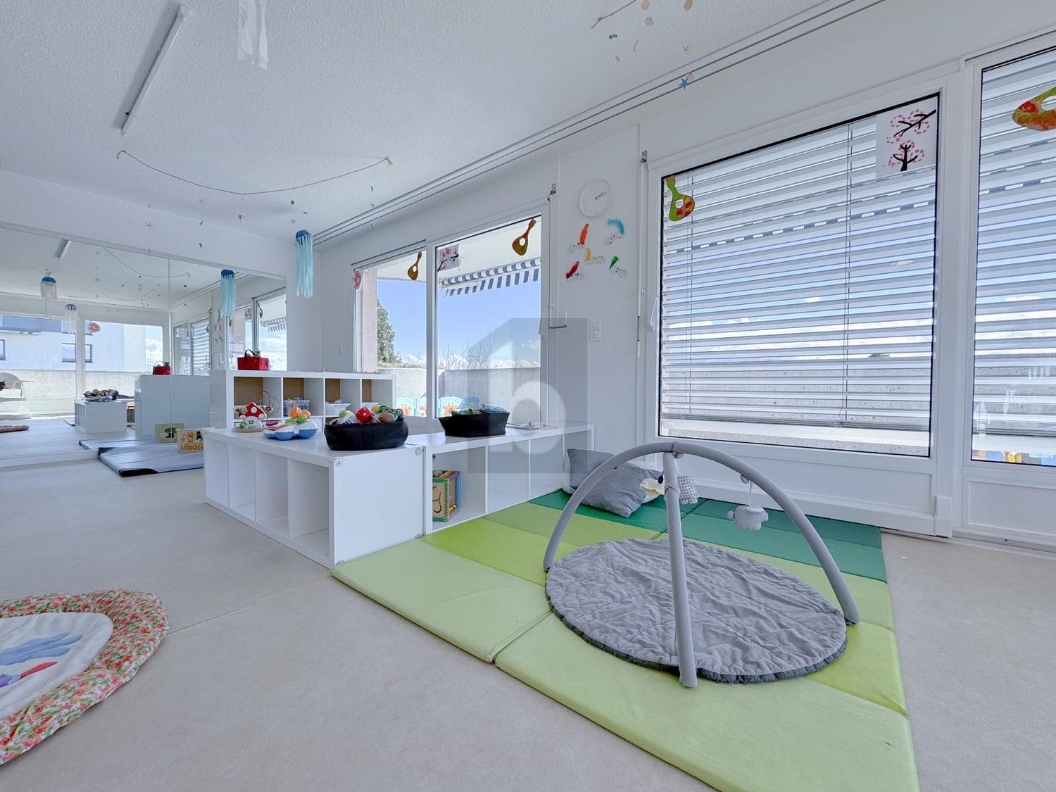 300m² office, photo 3 of 4